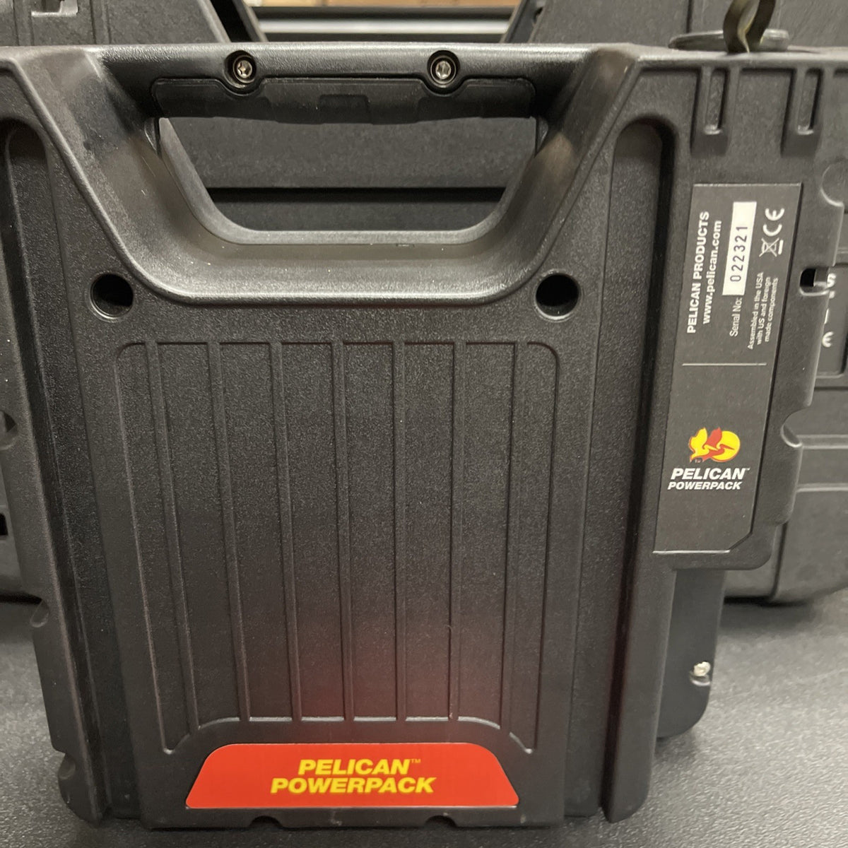 PELICAN 9460 RALS REMOTE AREA LIGHTING SYSTEM WITH BATTERY AND CHARGER