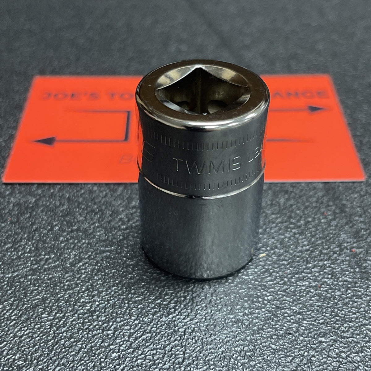 Snap-on Tools USA NEW 1/2" Drive 6-POINT Metric 19mm Shallow Socket TWM19
