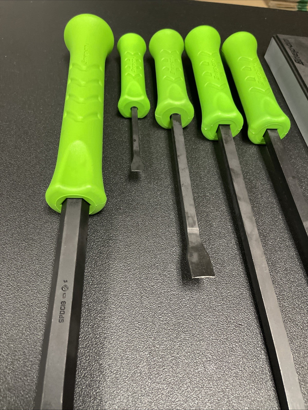 Snap-on USA 5-Piece Green Striking Prybar & Chisel Foam Set SPBSDC705DTFG