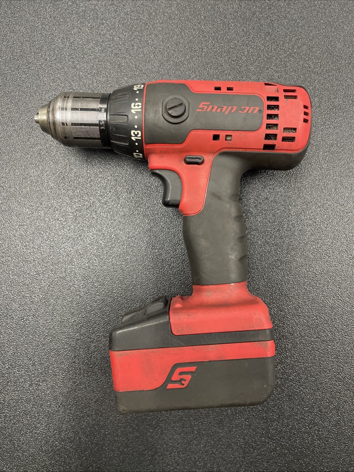 Snap On - CDR8815 -  Red 18V 2-Speed Cordless 1/2” Drill w/ Battery CTB8185 C35