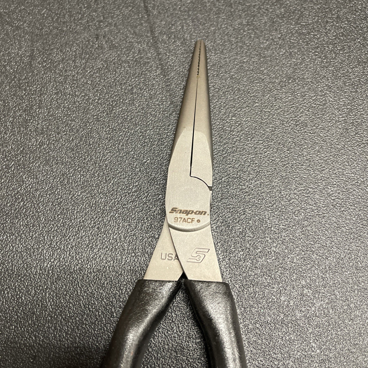 Snap-on Tools USA NEW BLACK 9" Soft Grip Needle Nose Pliers 97ACFBK