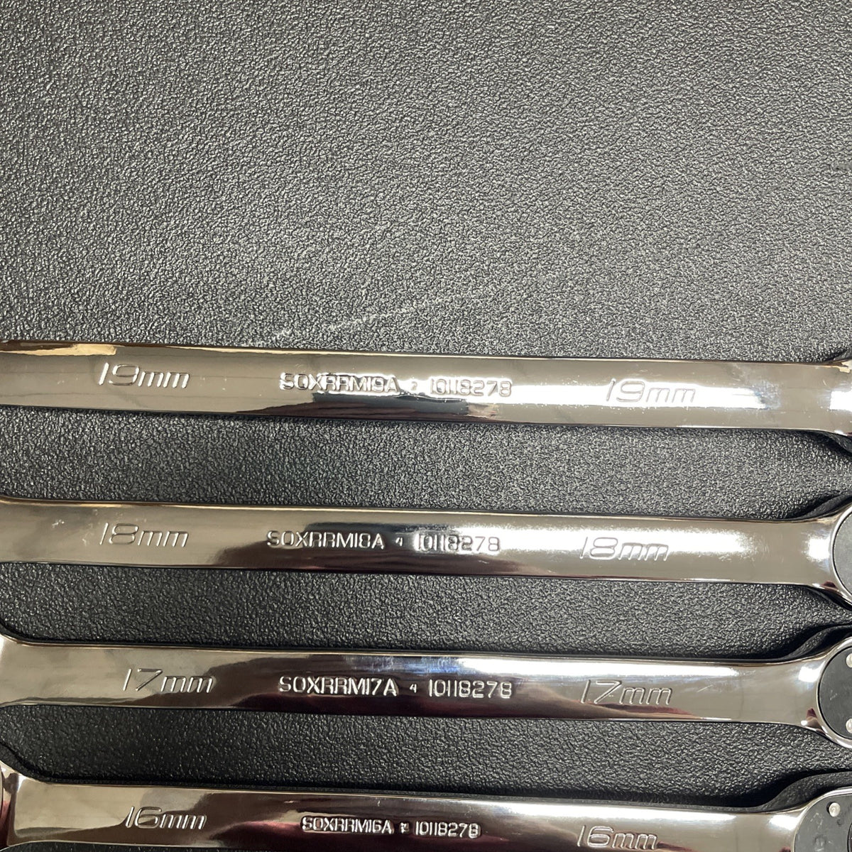 Snap-on Tools NEW 10pc 10mm to 19mm Reversible Ratcheting Wrench Set SOXRRM710A