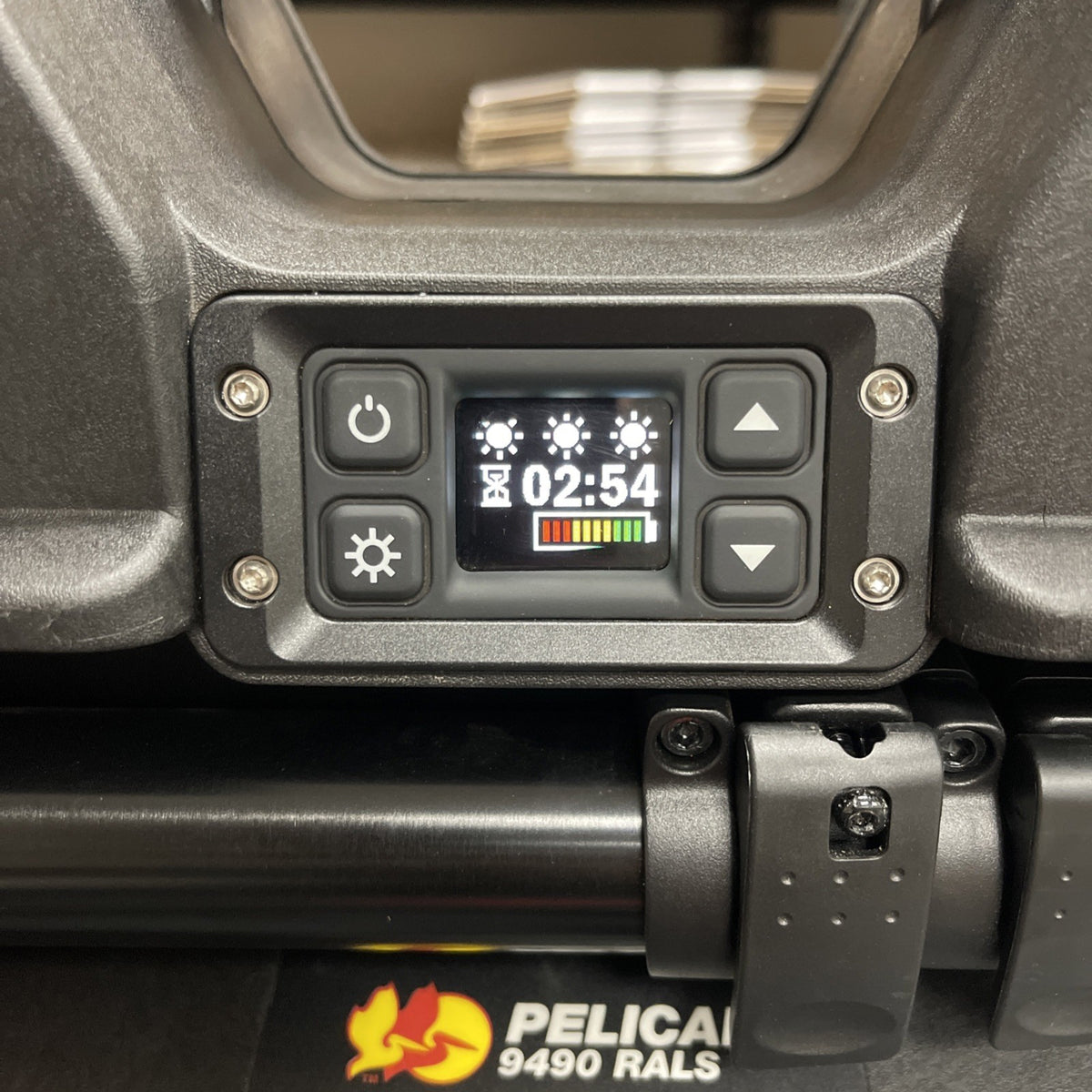 PELICAN 9460 RALS REMOTE AREA LIGHTING SYSTEM WITH BATTERY AND CHARGER