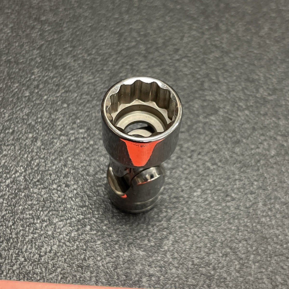 Snap-On Tools 3/8" Drive 9/16" SAE 12 POINT Chrome Swivel Socket FU18B USA 