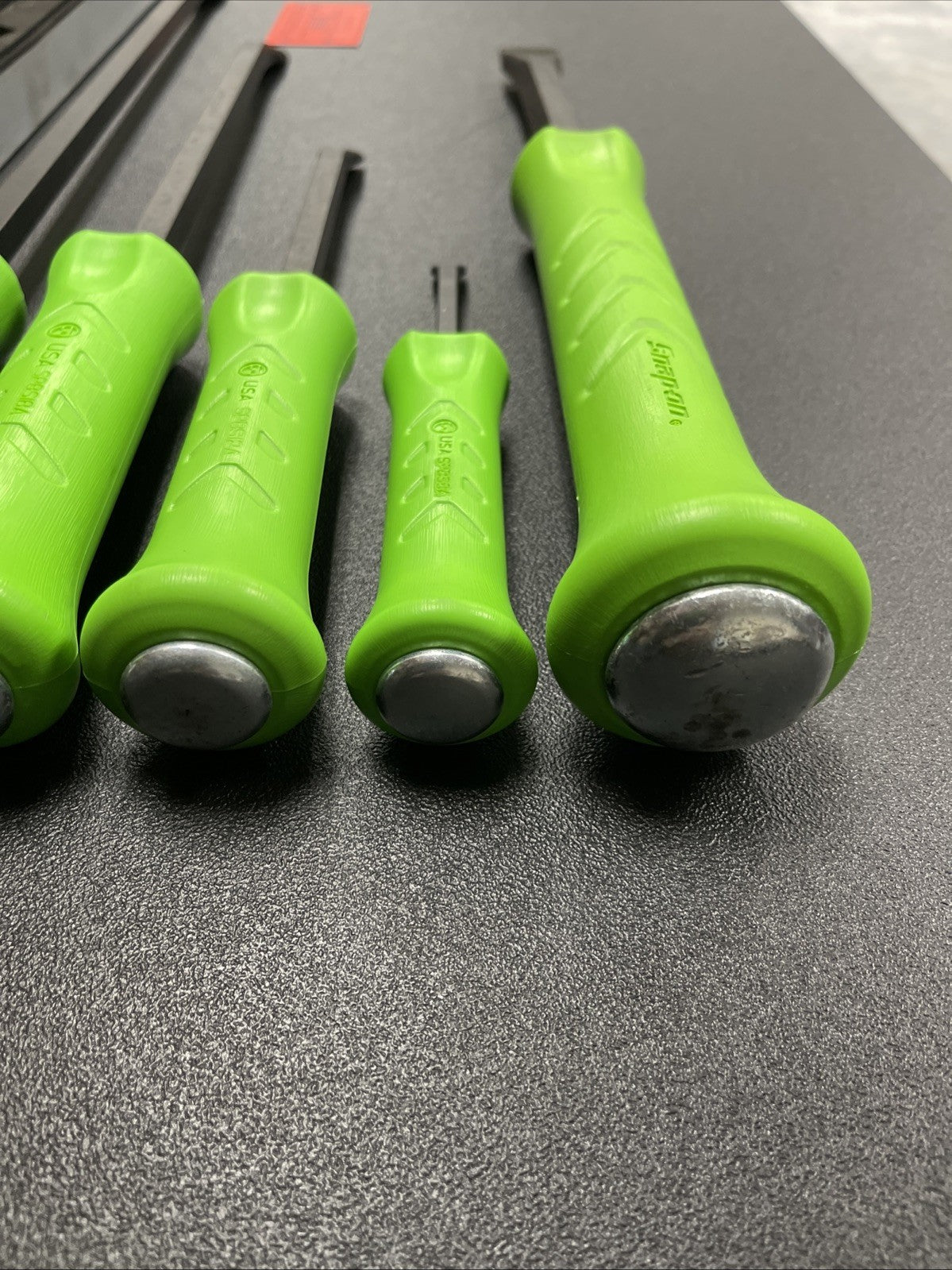 Snap-on USA 5-Piece Green Striking Prybar & Chisel Foam Set SPBSDC705DTFG