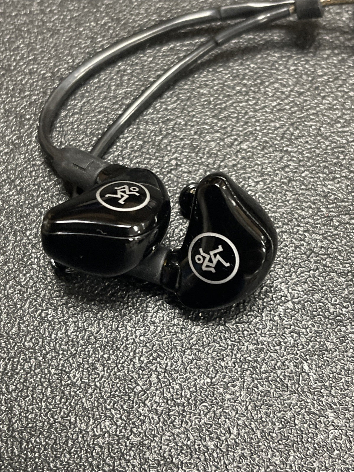 Mackie MP-120 Single Dynamic Driver Professional In-Ear Monitors