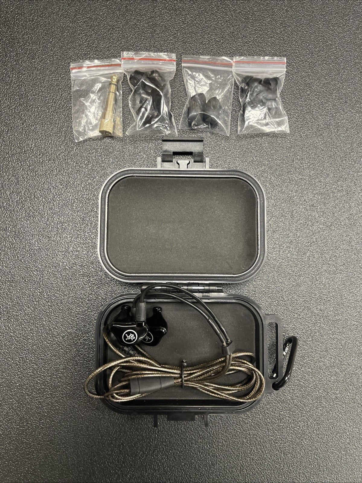Mackie MP-120 Single Dynamic Driver Professional In-Ear Monitors
