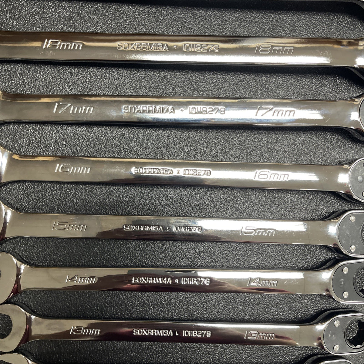 Snap-on Tools NEW 10pc 10mm to 19mm Reversible Ratcheting Wrench Set SOXRRM710A