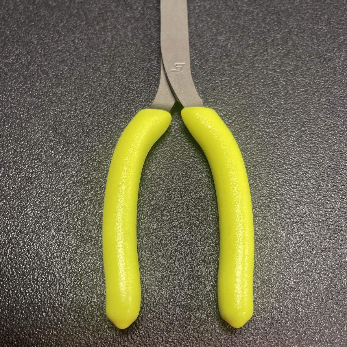 Snap-on Tools USA NEW Hi Viz Soft Grip 8" Duck Bill Pliers 61CFHV