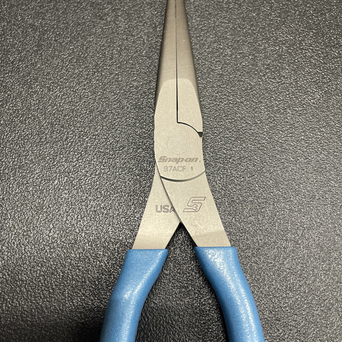 Snap-on Tools USA NEW PEARL BLUE 9" Soft Grip Needle Nose Pliers 97ACF