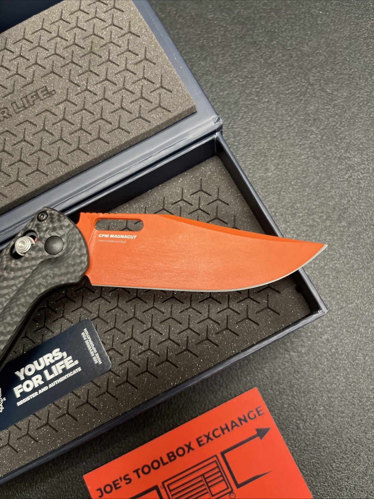 Benchmade Taggedout 15535OR-01 Carbon Fiber Magnacut Orange **NEW**