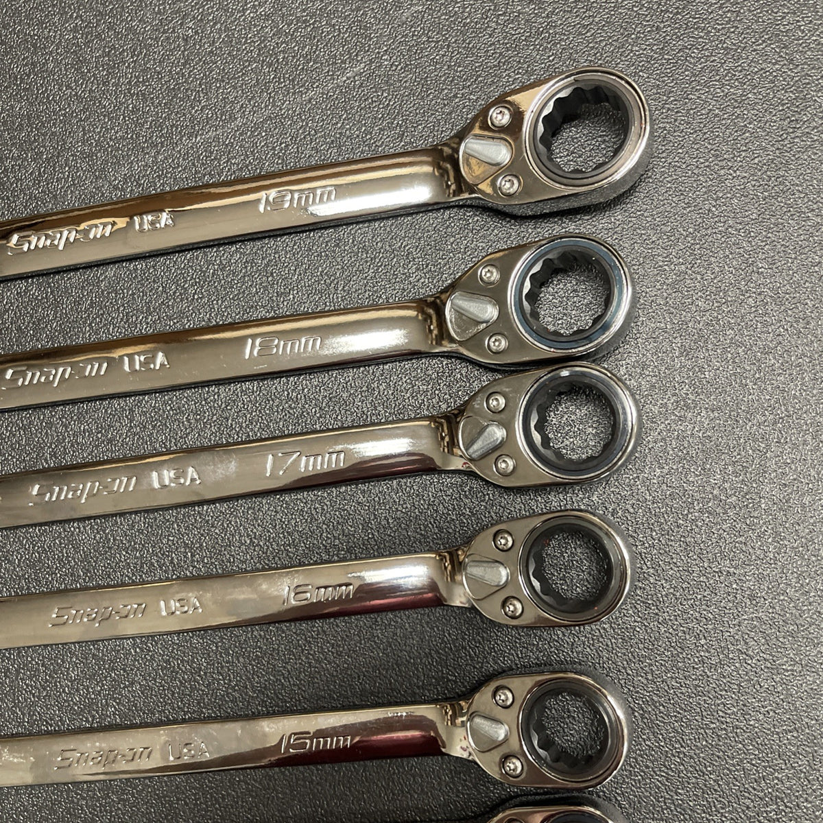 Snap-on Tools NEW 10pc 10mm to 19mm Reversible Ratcheting Wrench Set SOXRRM710A