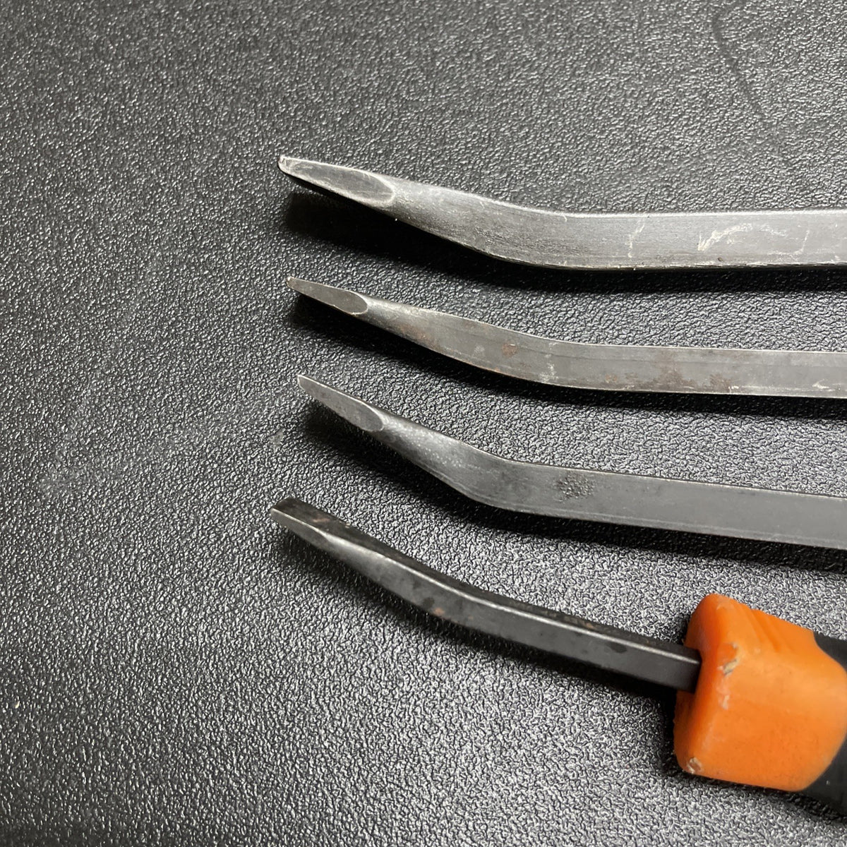 Matco Tools PBSO4C 4 Piece Curved Tip Pry Bar Set Orange Made in USA