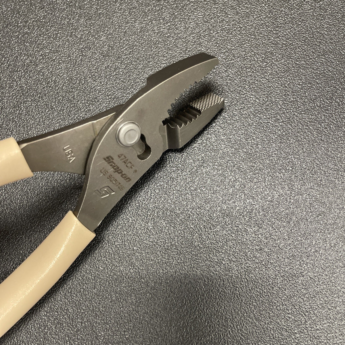 Snap-on Tools NOS COMBAT TAN 8" Talon Soft Grip Combo Slip-Joint Pliers 47ACF