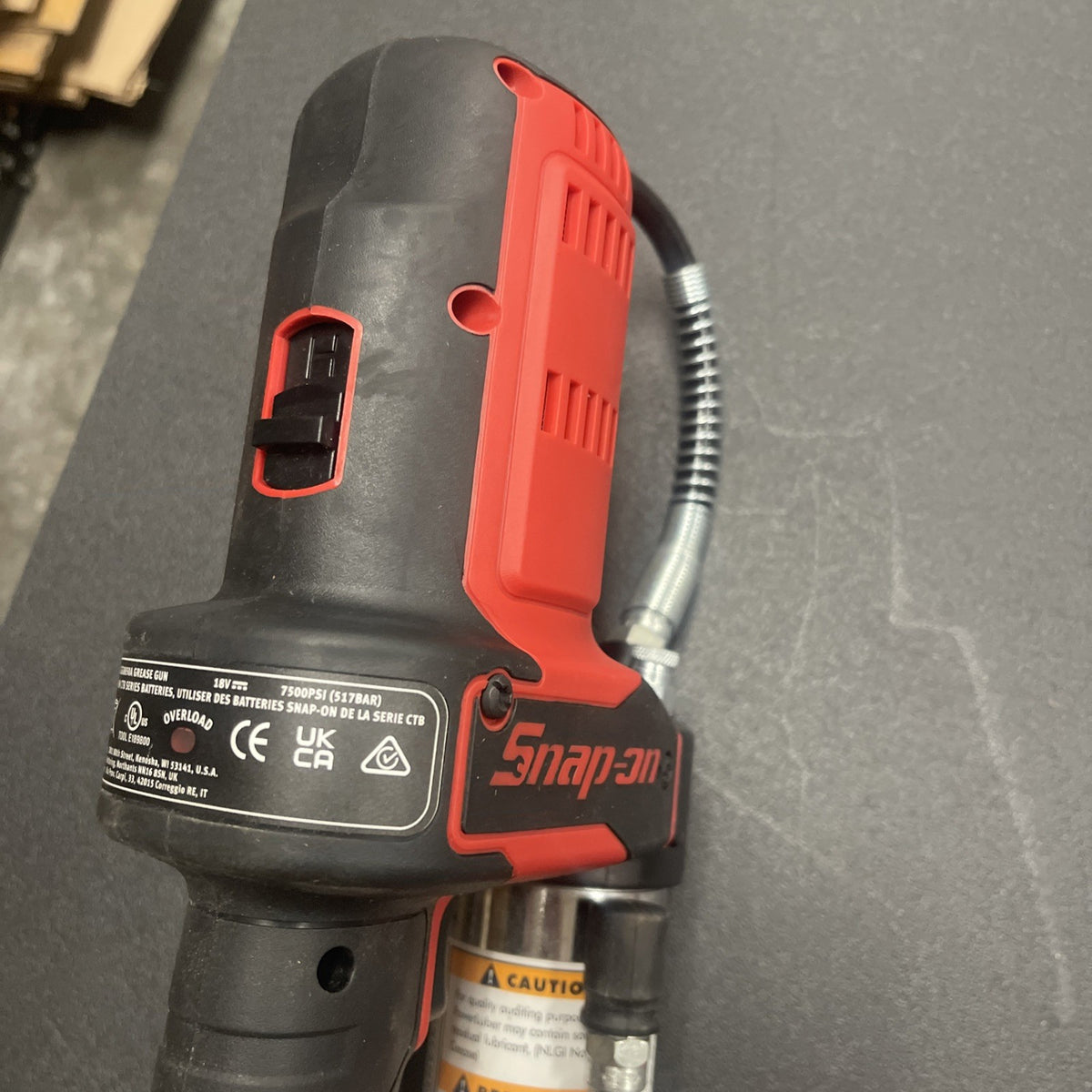 Snap-On Tools CGG8850A 18V Cordless Grease Gun Red, 7500psi
