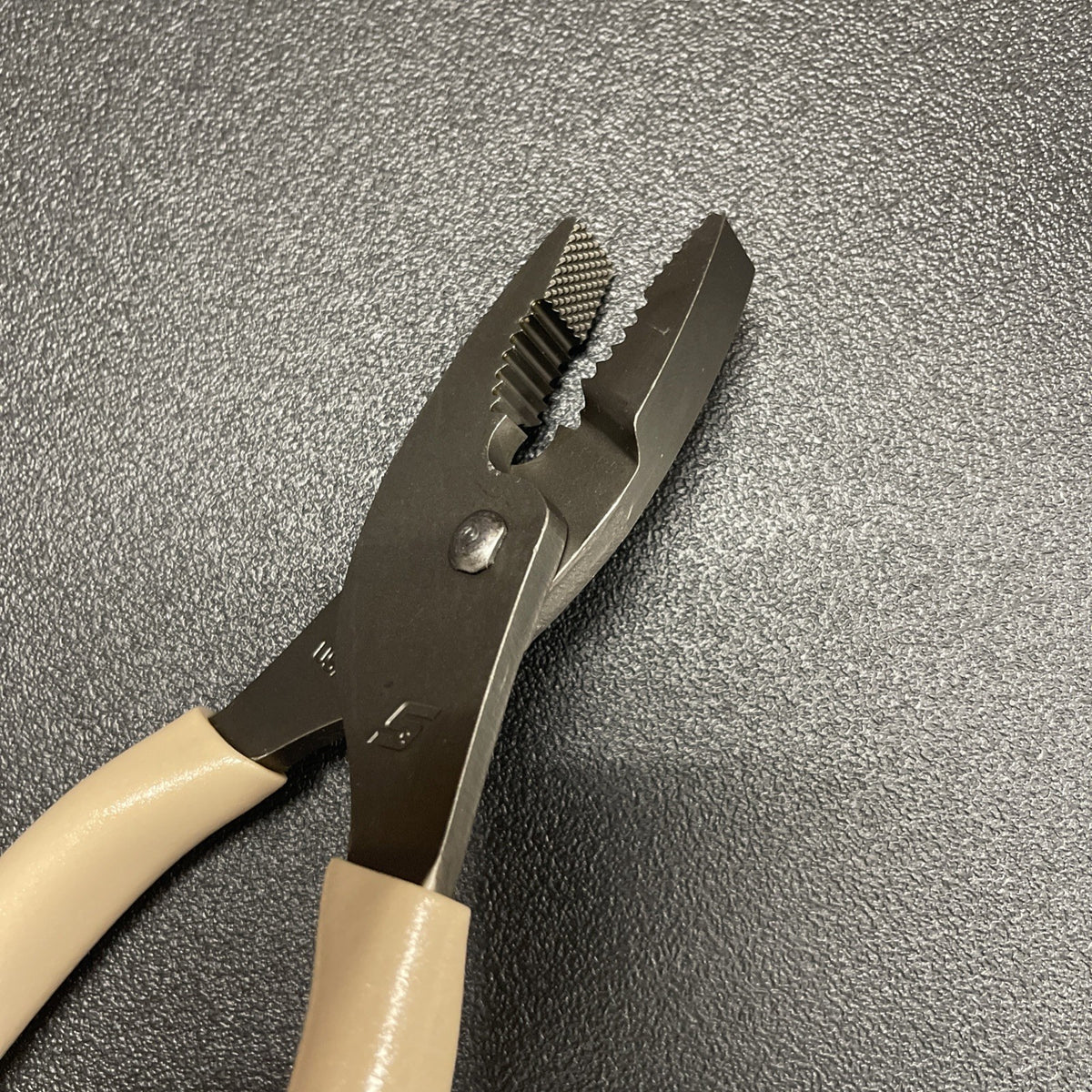 Snap-on Tools NOS COMBAT TAN 8" Talon Soft Grip Combo Slip-Joint Pliers 47ACF