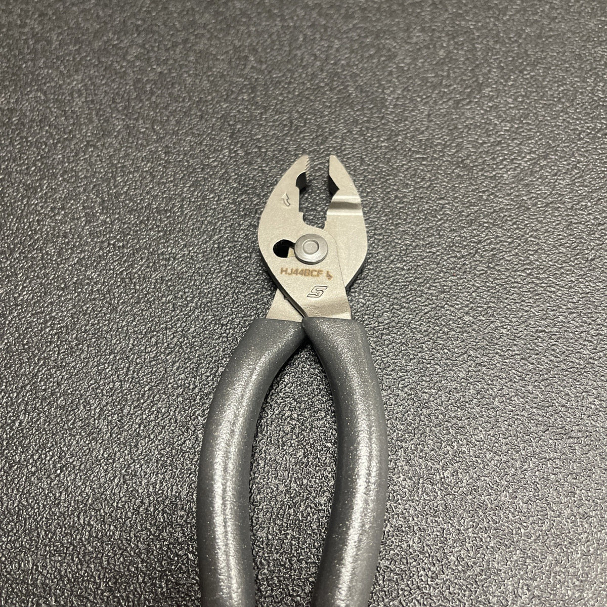 Snap-on Tools DARK TITANIUM Soft Grip Mini FlankJaw Slip Joint Pliers HJ44BCFDT