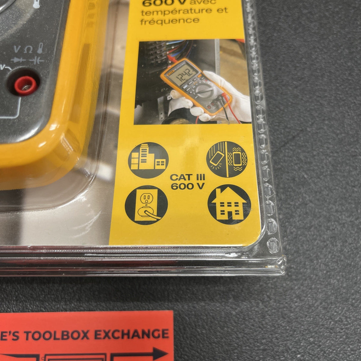 Fluke 17B+ CAT III 6000 Count Digital Multimeter 1000V Temp Frequency