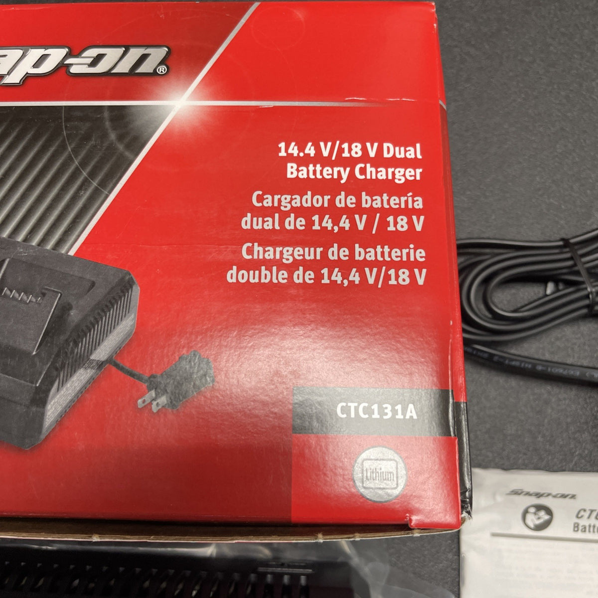 Snap-On Tools CTC131A 14.4v And 18v Dual Bay Charger NEW