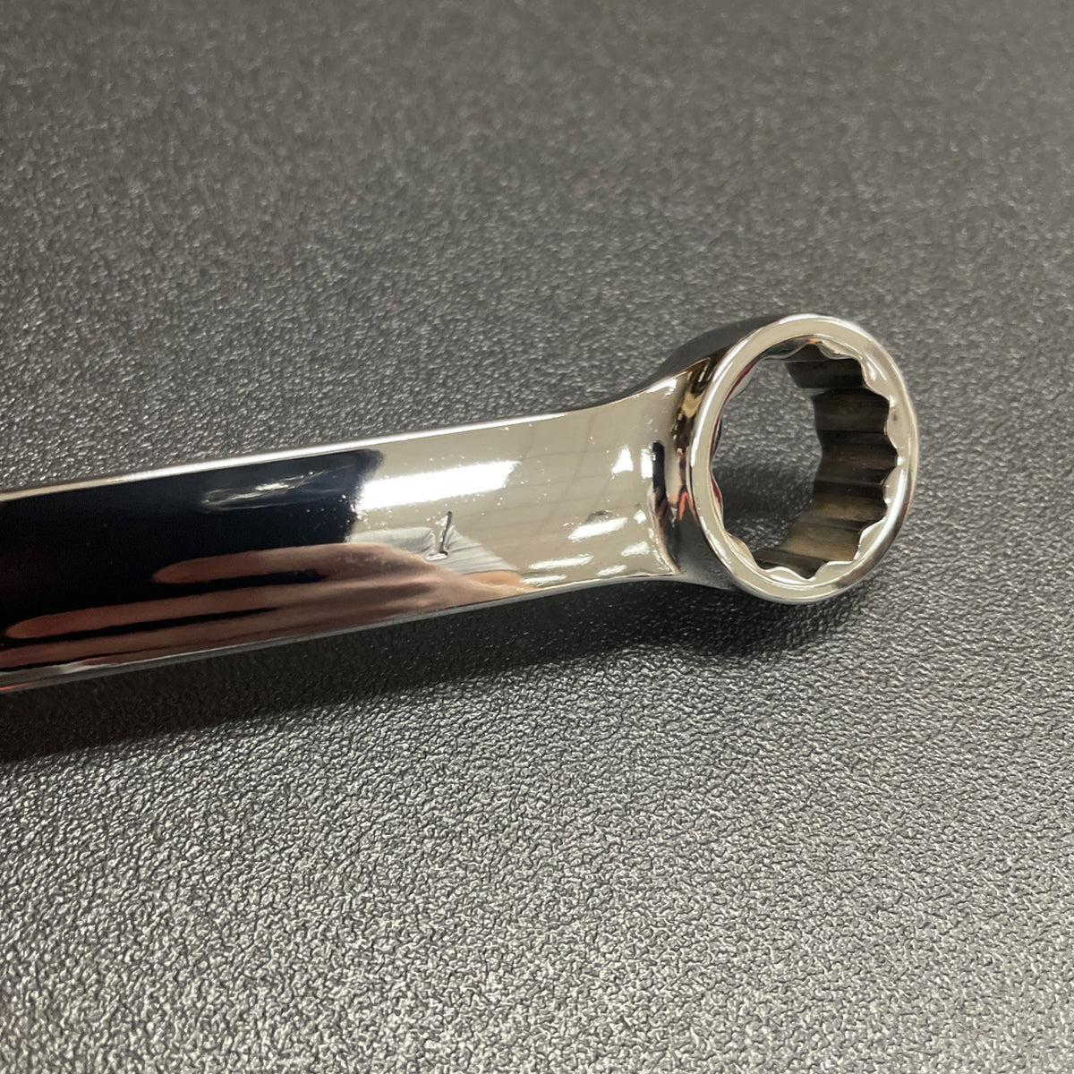 Snap-on Tools USA NEW 1" SAE FLANK DRIVE PLUS 12PT Chrome Combo Wrench SOEX32