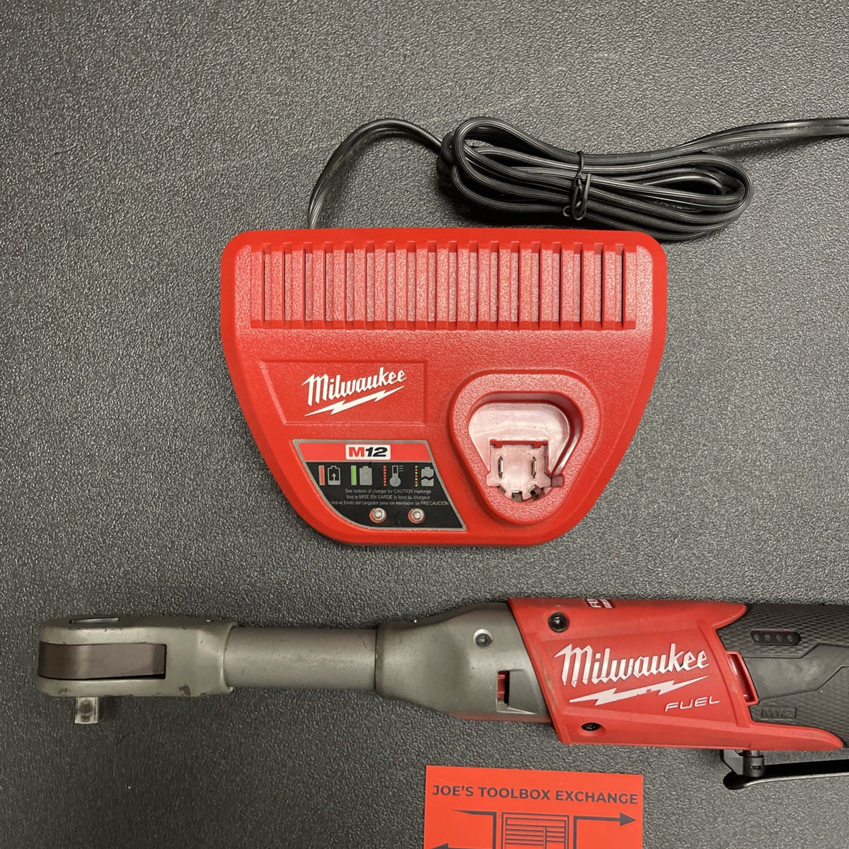 Milwaukee 2560-20 M12 3/8” Extended Reach High-Speed Ratchet Battery & Charger