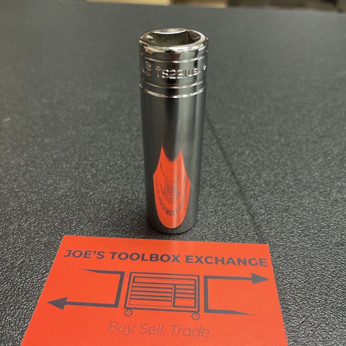 Snap-on Tools USA NEW 1/2" Drive 11/16" SAE Deep 6 Point Chrome Socket TS221