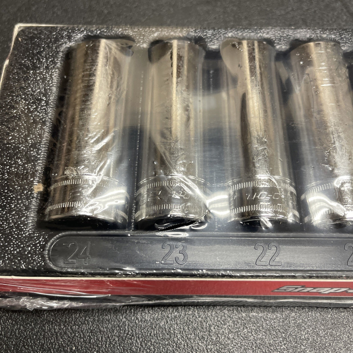 SNAP ON 313SMYA 13 Piece Metric Deep Socket Set . 1/2 In Drive. 12-24 MM