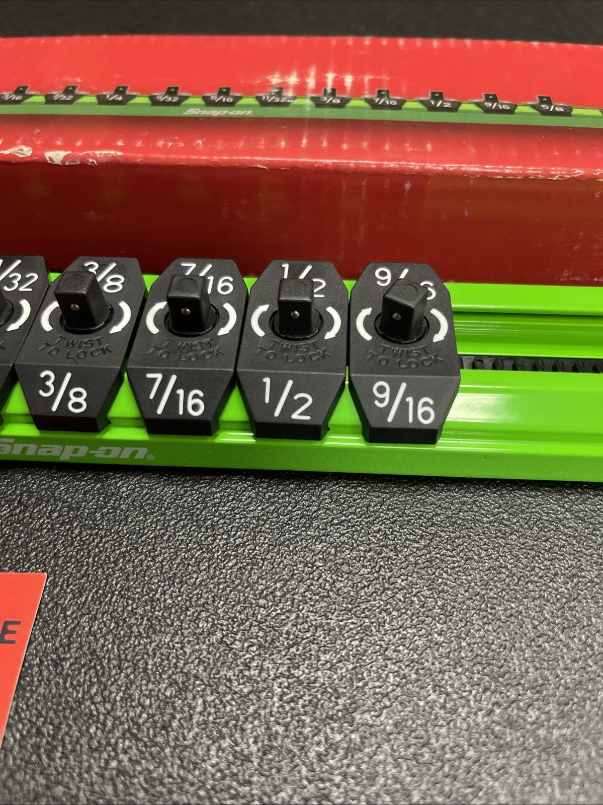 Snap-on Tools NEW GREEN 1/4” SAE Lock-A-Socket Magnetic Rail Organizer LAS14SG