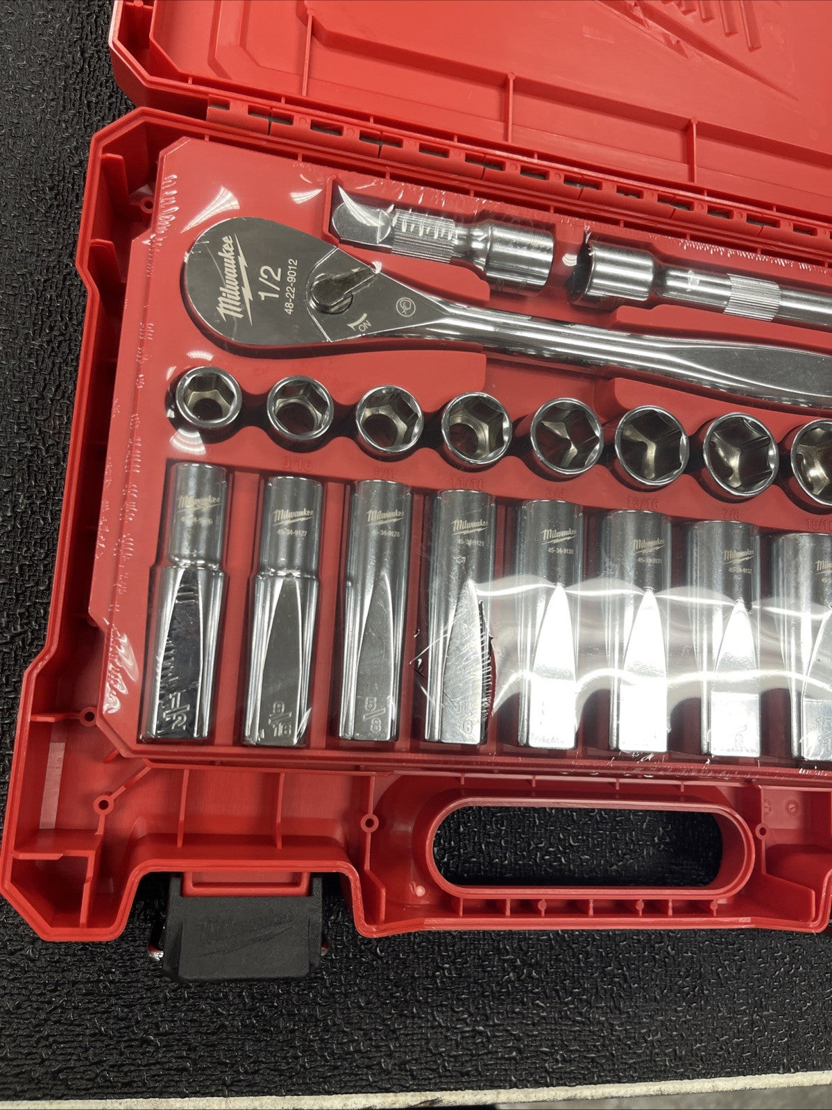 Milwaukee 1/2” Drive SAE Ratchet and Socket Mechanics Set 22 Piece 48-22-9410