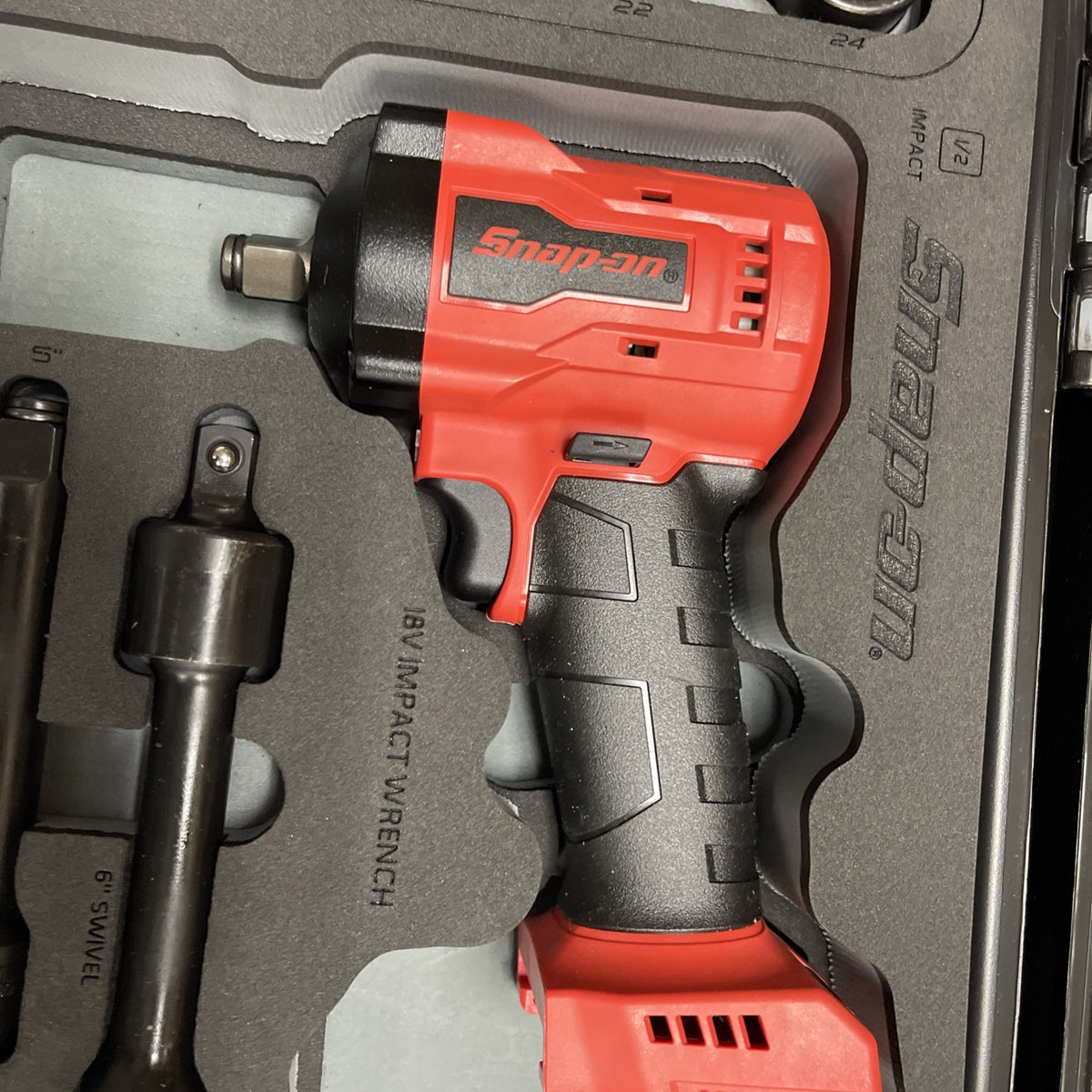 Snap-On 332CTSS9035 32pc 1/2" Drive Cordless To Go Impact Wrench Kit Metric/ SAE