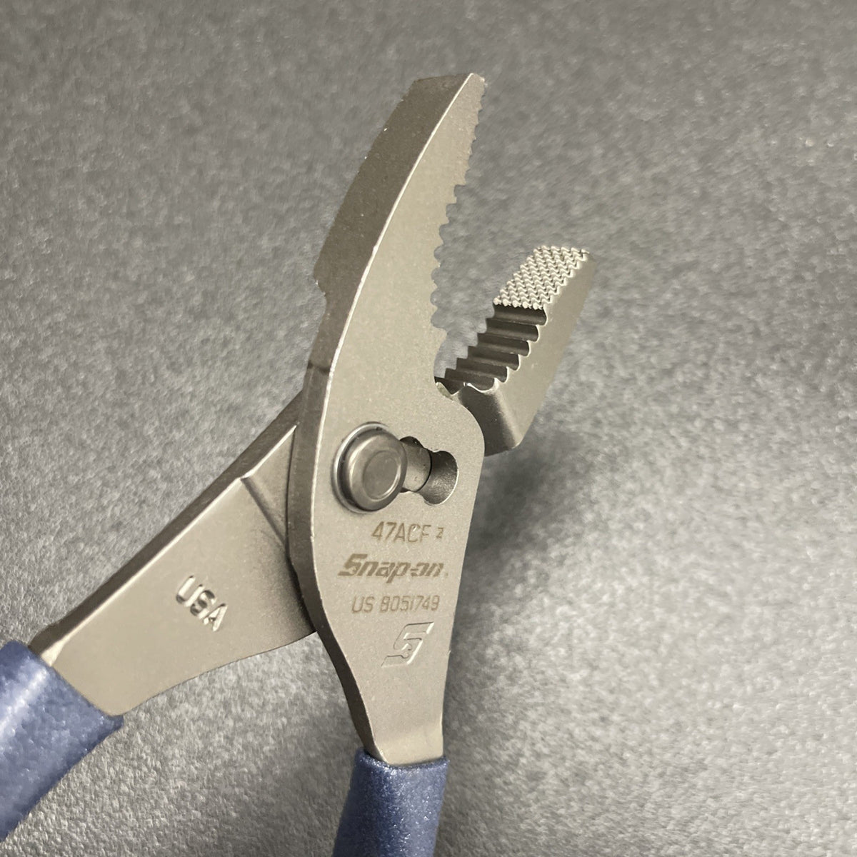 Snap-on Tools NEW POWER BLUE 8" Talon Soft Grip Combo Slip-Joint Pliers 47ACFMB