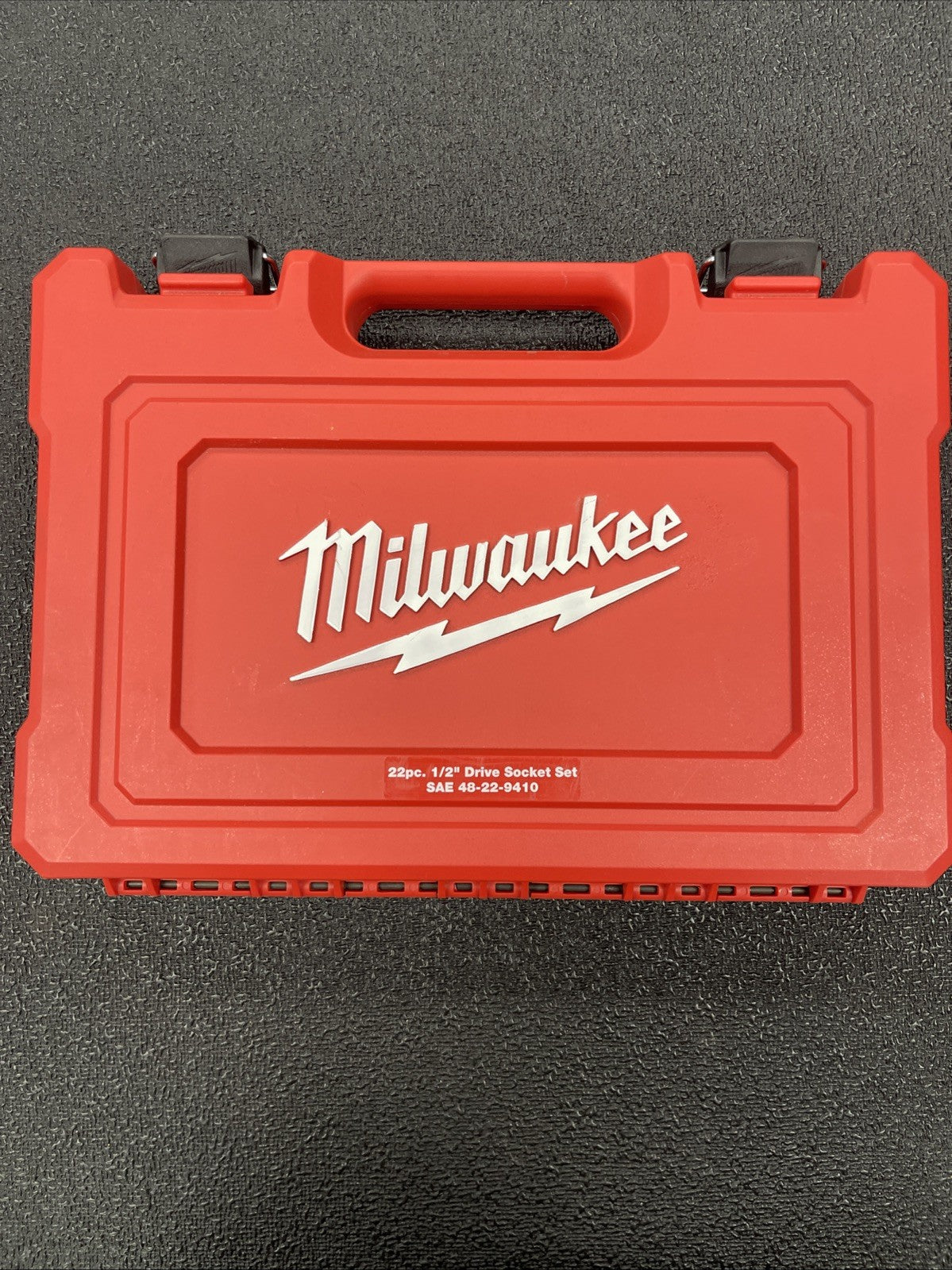 Milwaukee 1/2” Drive SAE Ratchet and Socket Mechanics Set 22 Piece 48-22-9410
