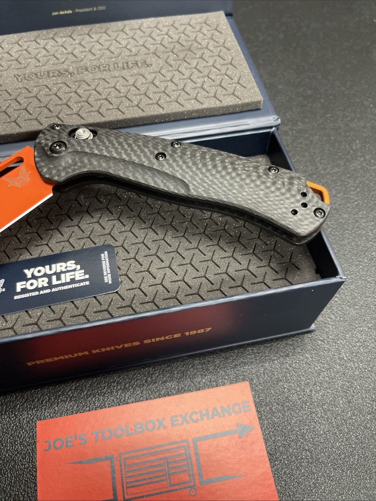 Benchmade Taggedout 15535OR-01 Carbon Fiber Magnacut Orange **NEW**