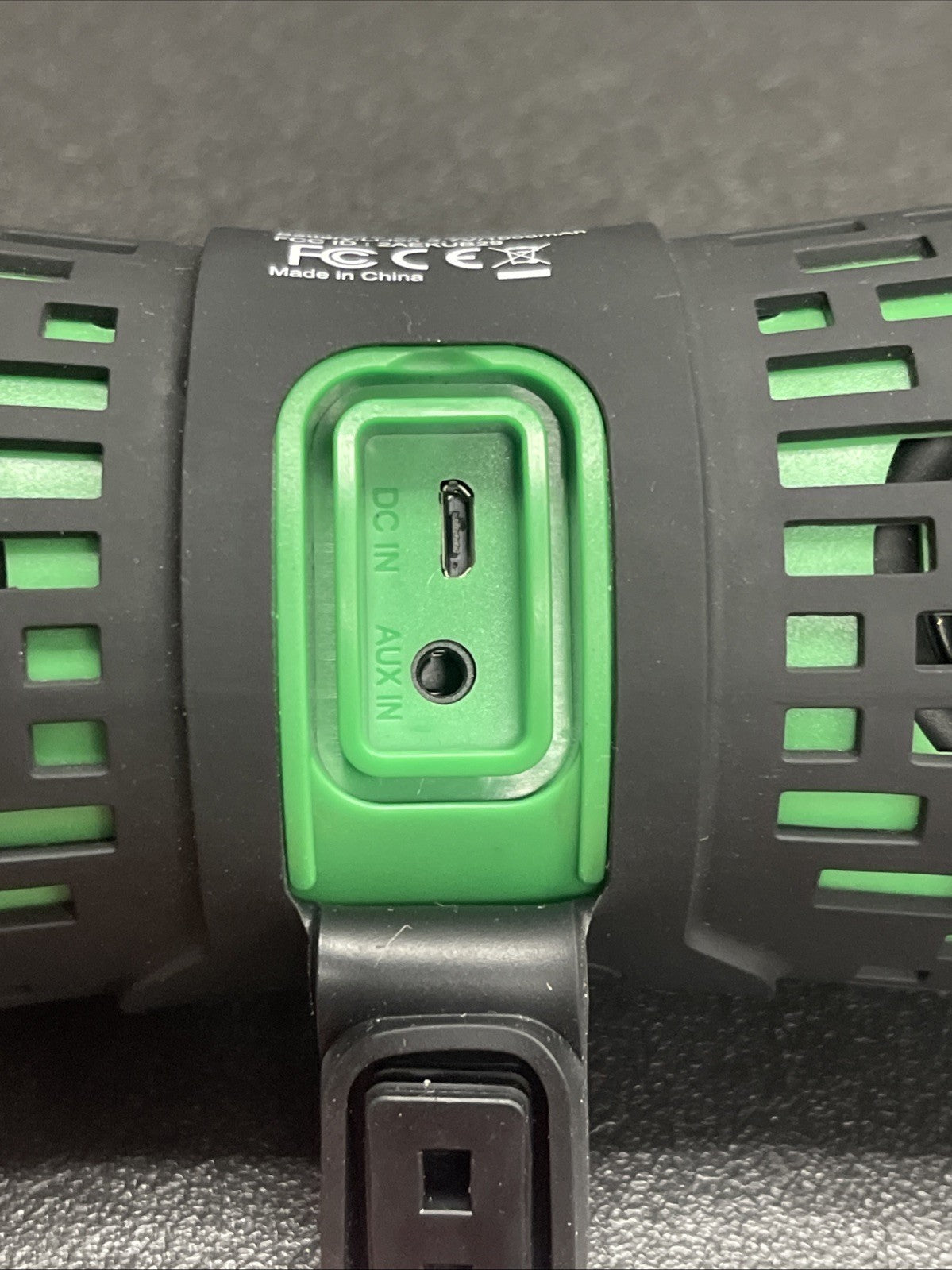 Matco Tools MTCWPSG Portable Speaker Black Green AUX Micro-USB 1000mAh Cylinder