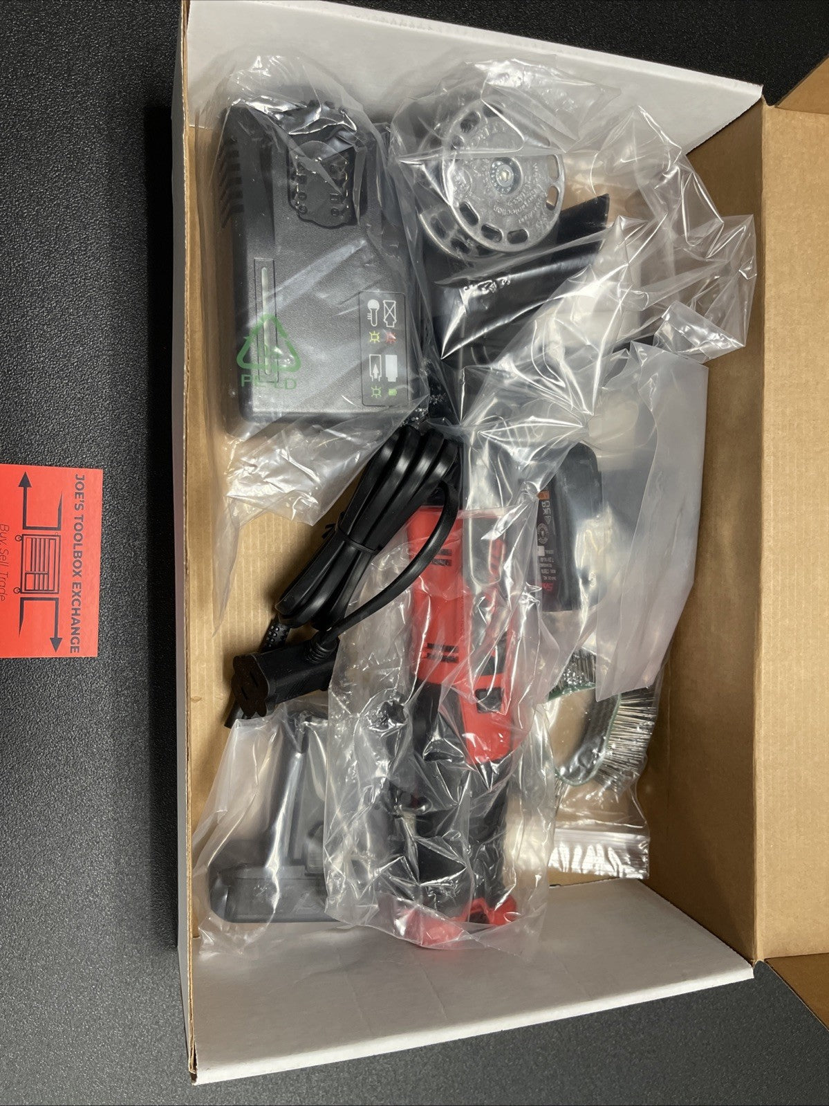NEW SNAP ON CTCRUD861K2 14.4 V CORDLESS CRUD THUG REMOVAL TOOL KIT X2 Batteries