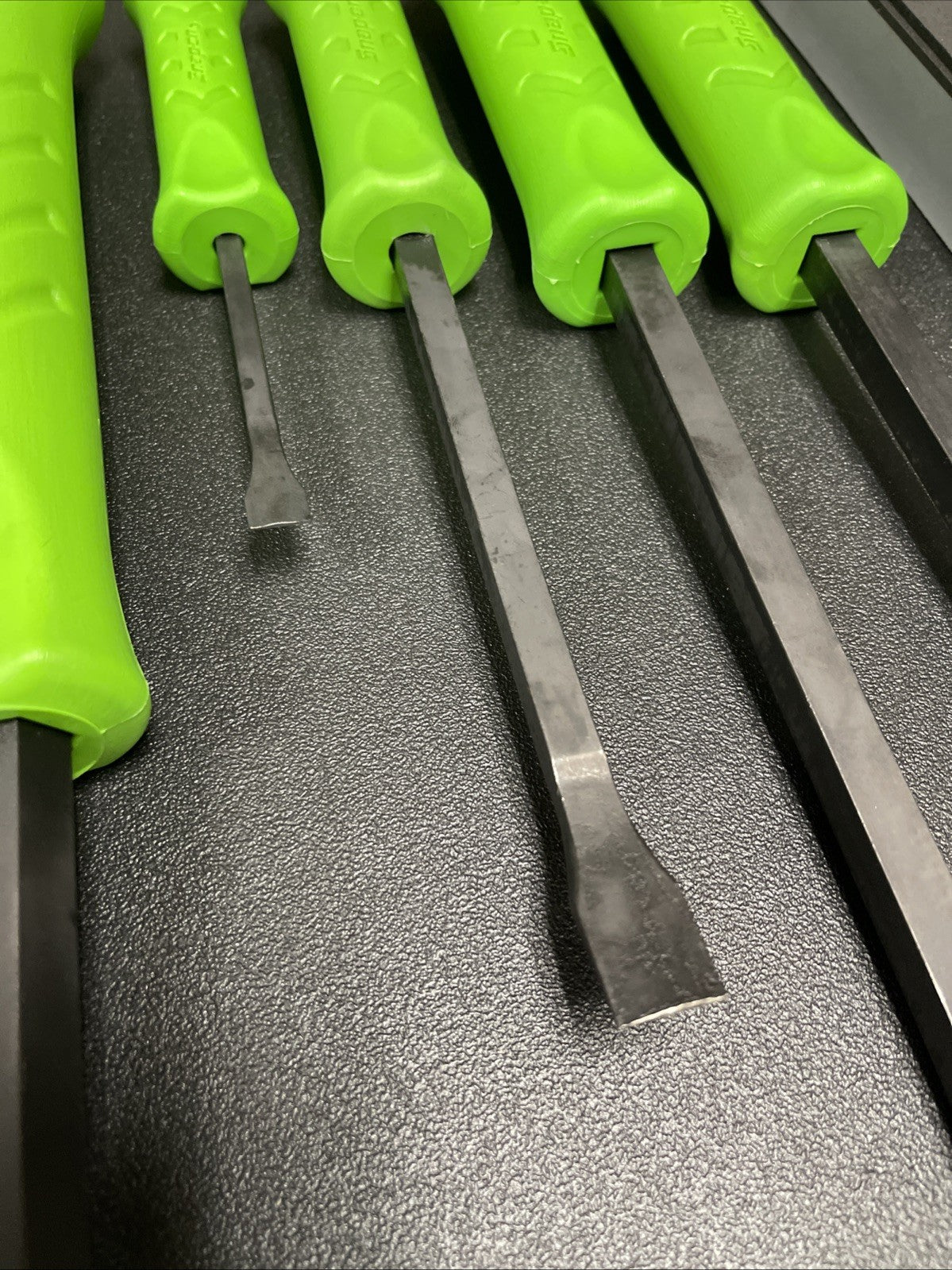 Snap-on USA 5-Piece Green Striking Prybar & Chisel Foam Set SPBSDC705DTFG
