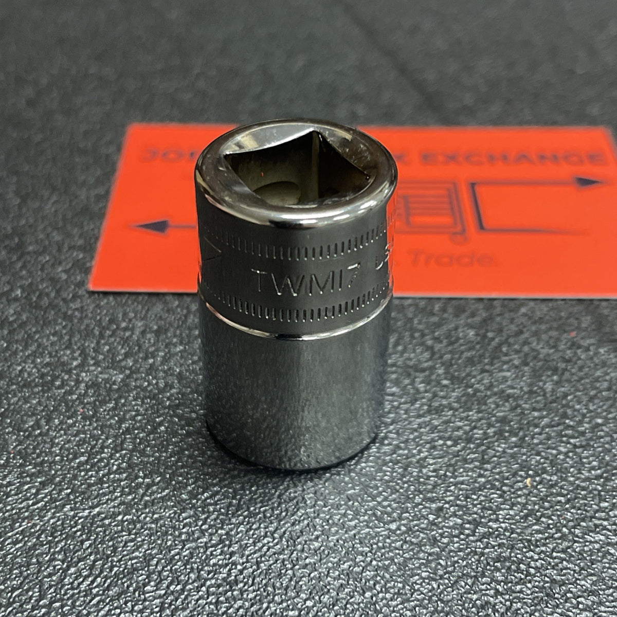 Snap-on Tools USA NEW 1/2" Drive 17mm Metric Shallow 6 Point Chrome Socket TWM17