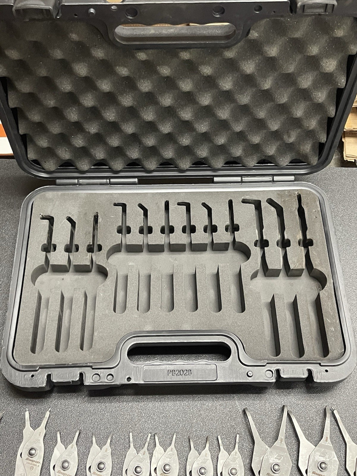 SNAP-ON SRPCR112 12 Pc. Snap Ring Pliers Set W/Foam Padded Case Red