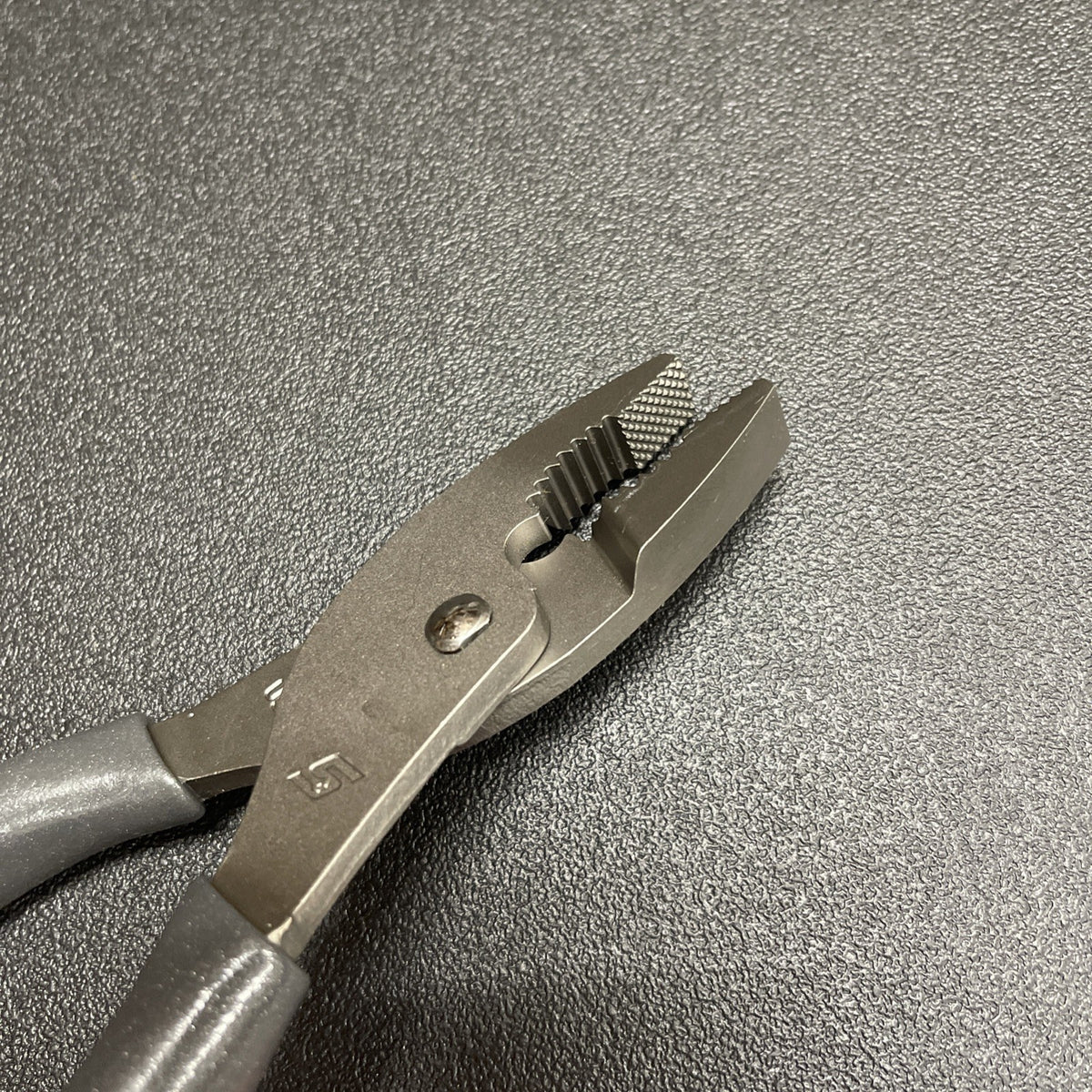 Snap-on 47ACF 8" talon grip combination slip-joint pliers dark titanium 47ACFDT