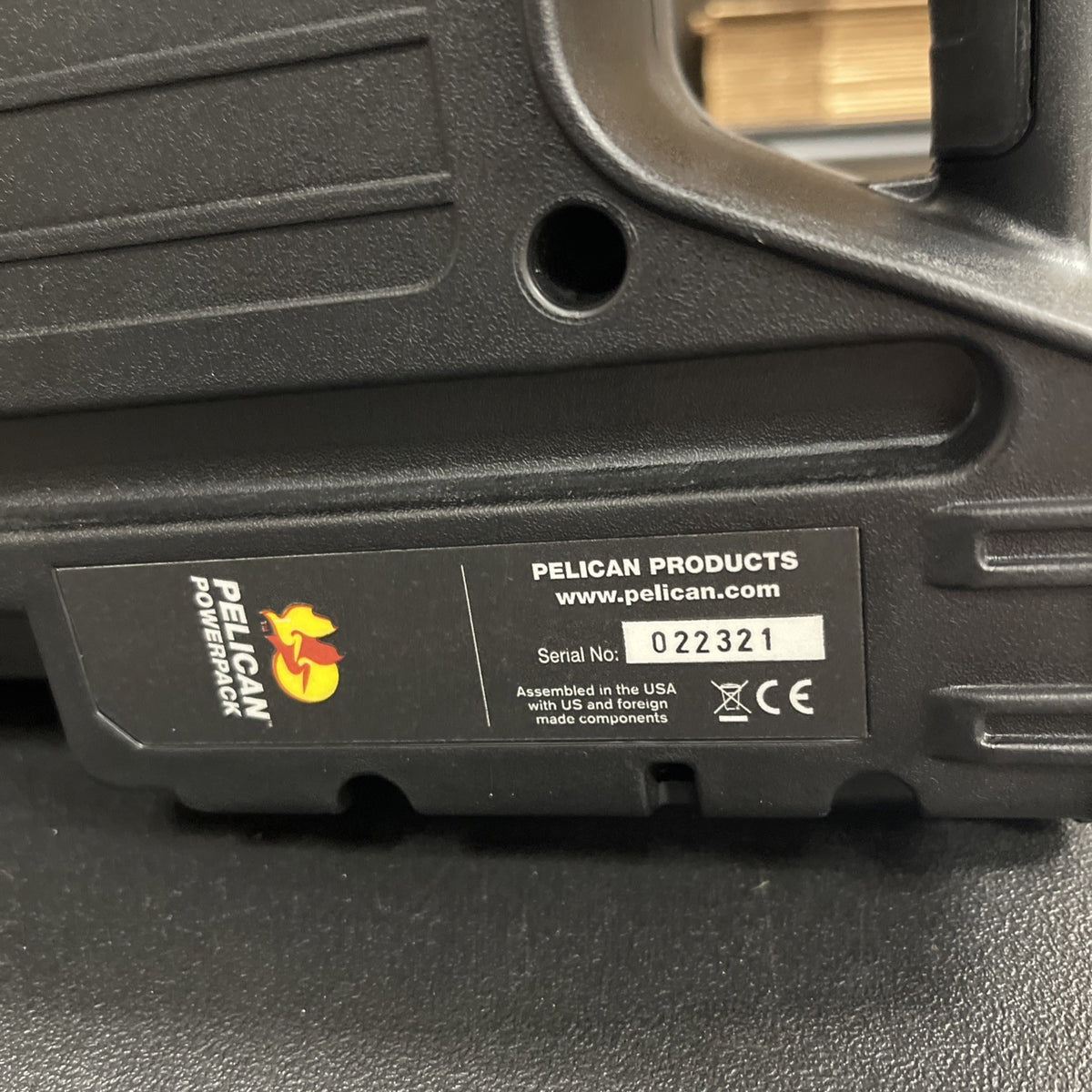 PELICAN 9460 RALS REMOTE AREA LIGHTING SYSTEM WITH BATTERY AND CHARGER