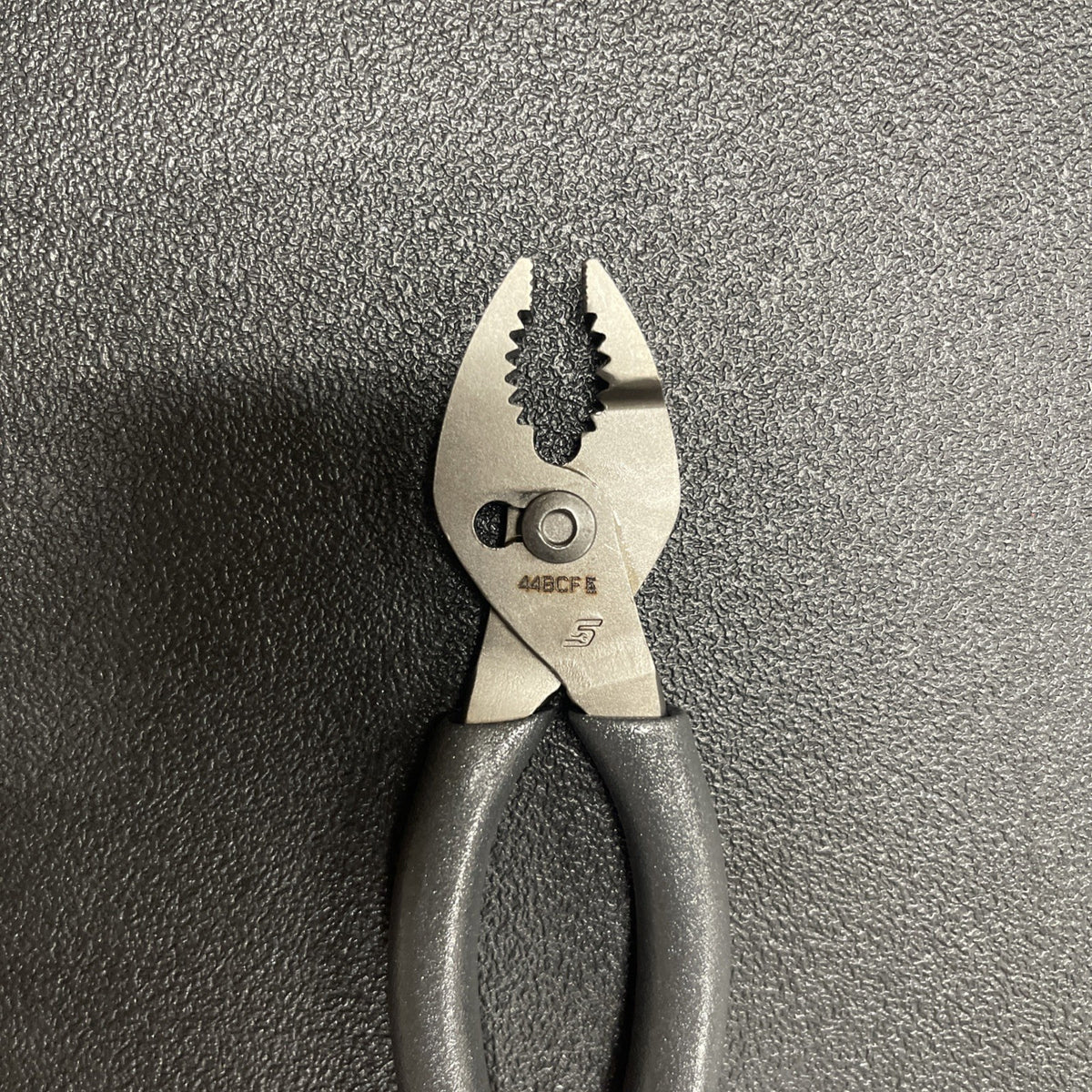 Snap-on Tools NEW DARK TITANIUM 4" Soft Grip Mini Combo Slip Joint Pliers 44BCF
