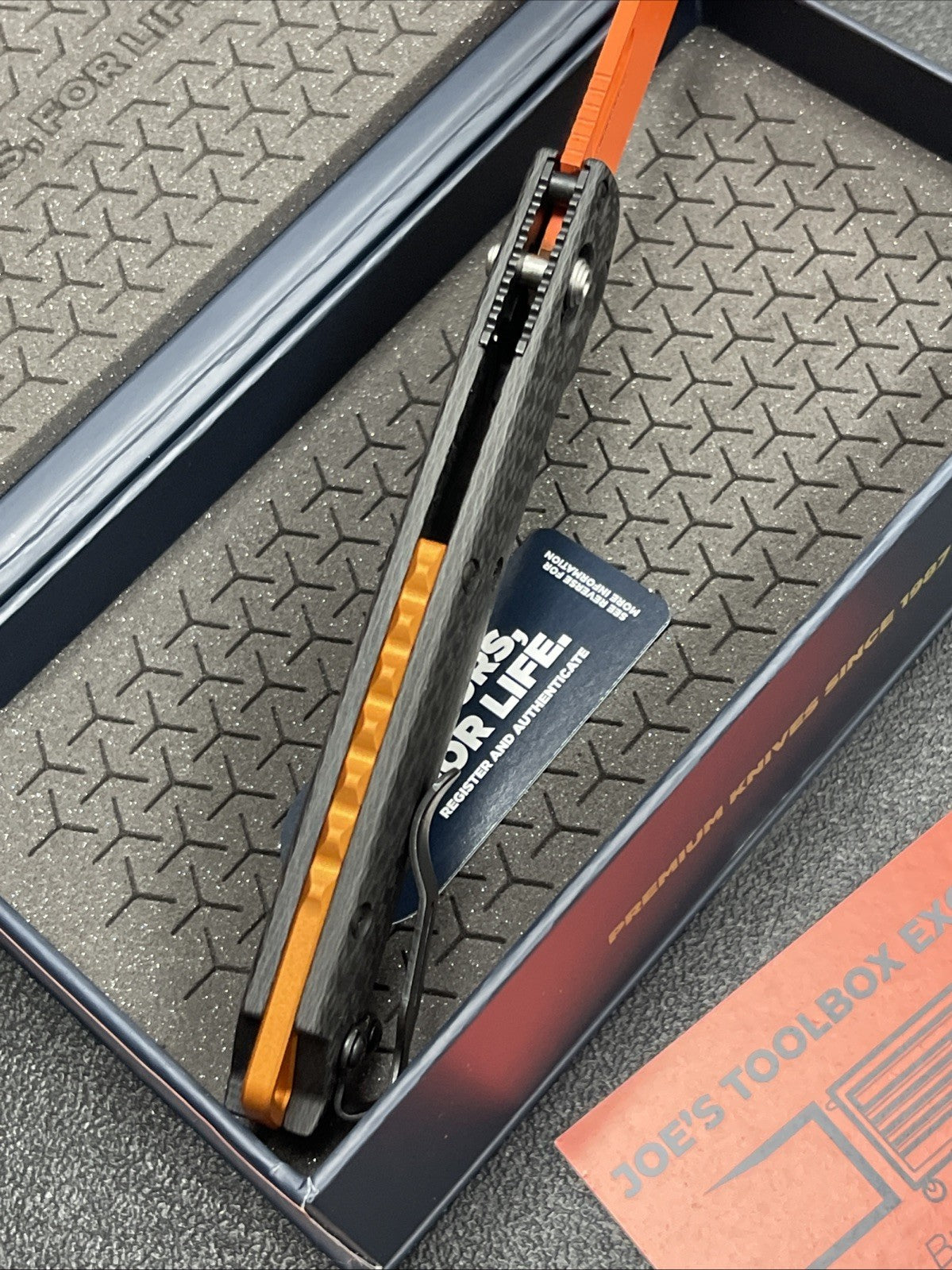 Benchmade Taggedout 15535OR-01 Carbon Fiber Magnacut Orange **NEW**