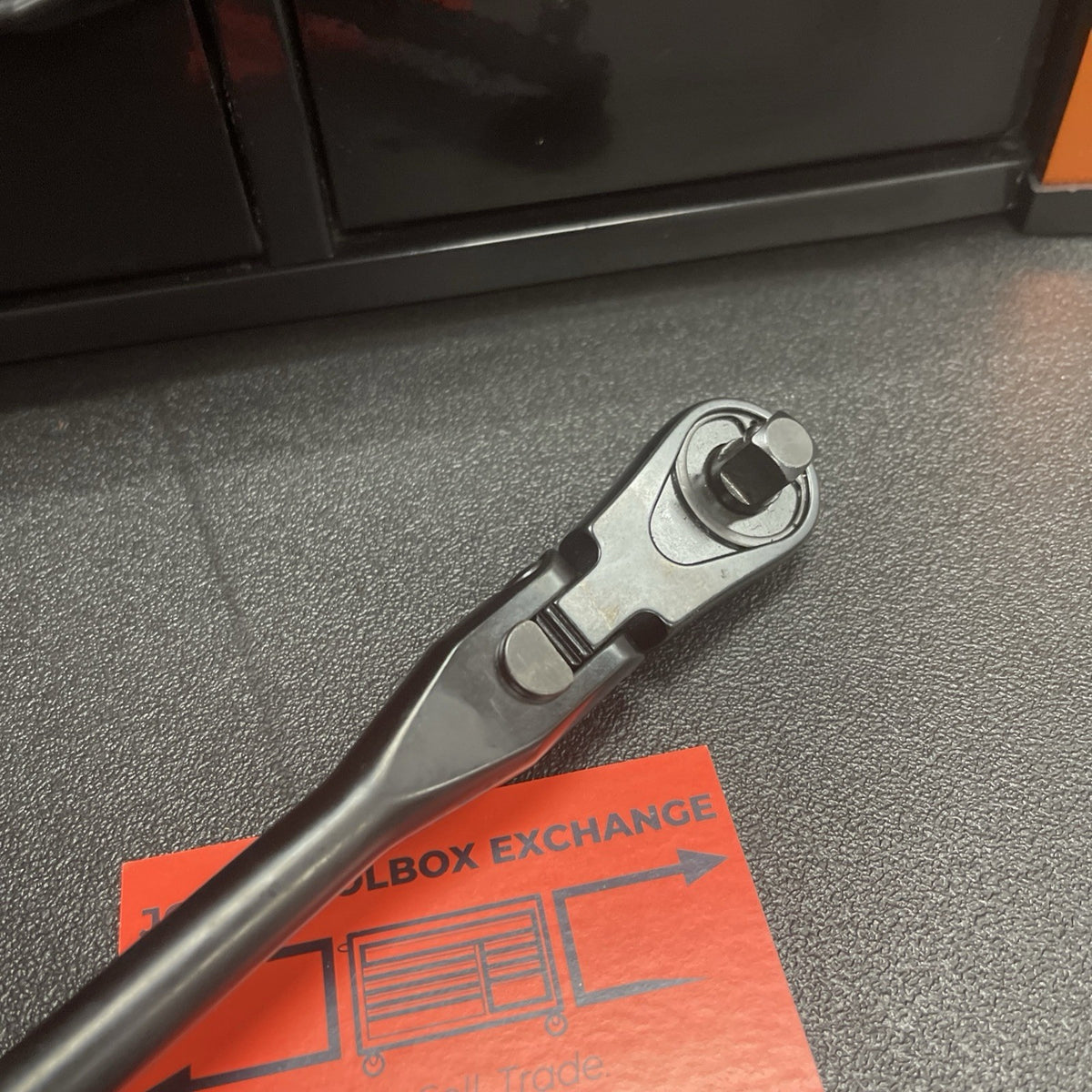 MATCO BFR128BLFR 3/8" DR 12-1/2" 88 TOOTH BLACK CHROME LOCKING FLEX RATCHET RED